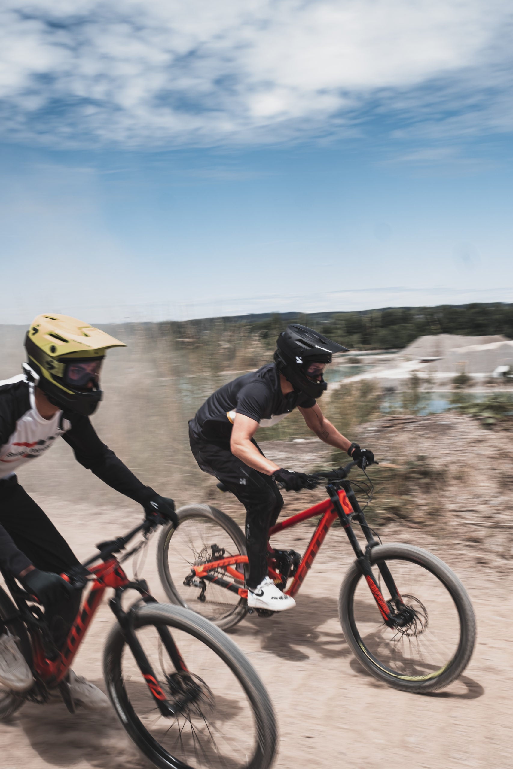 Cardo systems NZ | Packtalk outdoor shown on mountain bikes